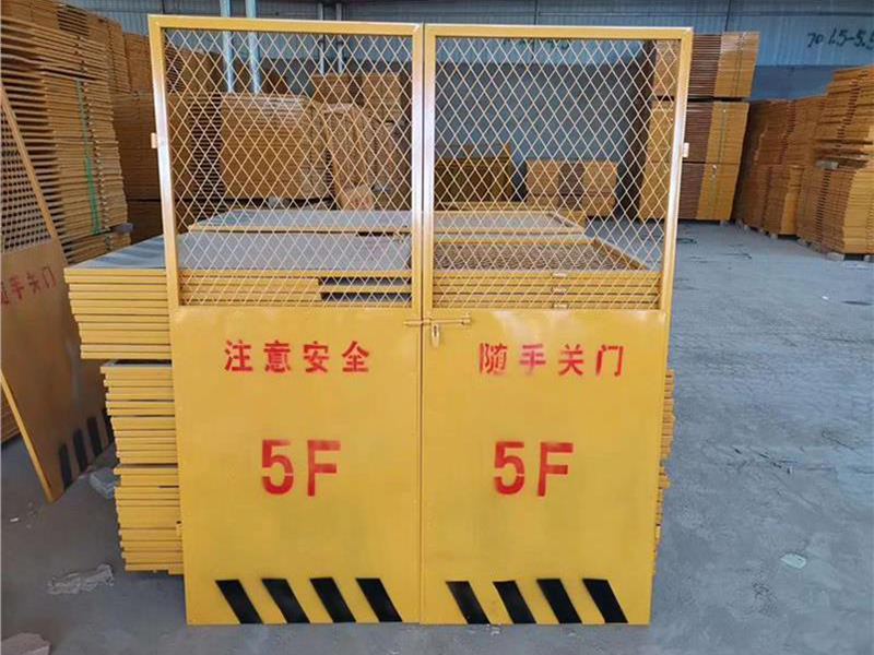 鋼板網(wǎng)施工電梯門