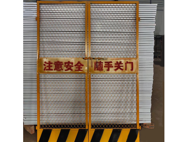 鋼板網(wǎng)井口防護(hù)門